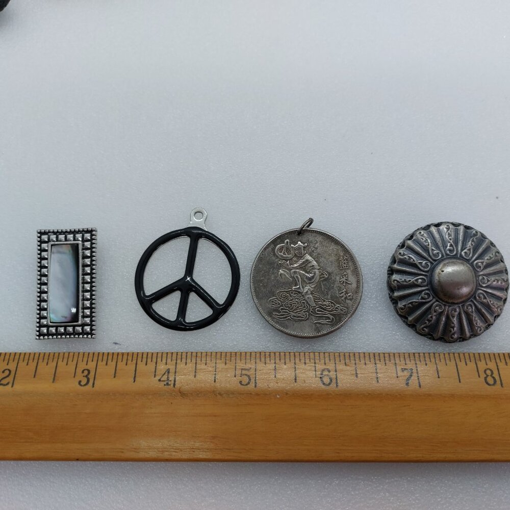 Lot Of 7 Pieces Jewelry Silver Tone Necklace, Brooch Pin & Pendants - Picture 10 of 12